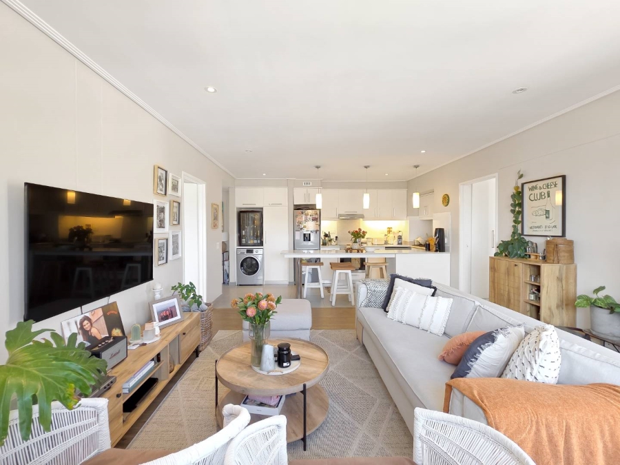 2 Bedroom Property for Sale in Vredehoek Western Cape